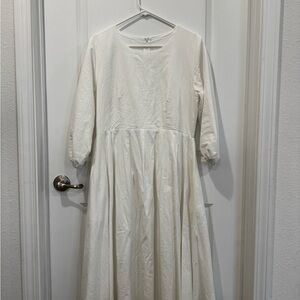 Elegant White 3/4-Sleeve Dress